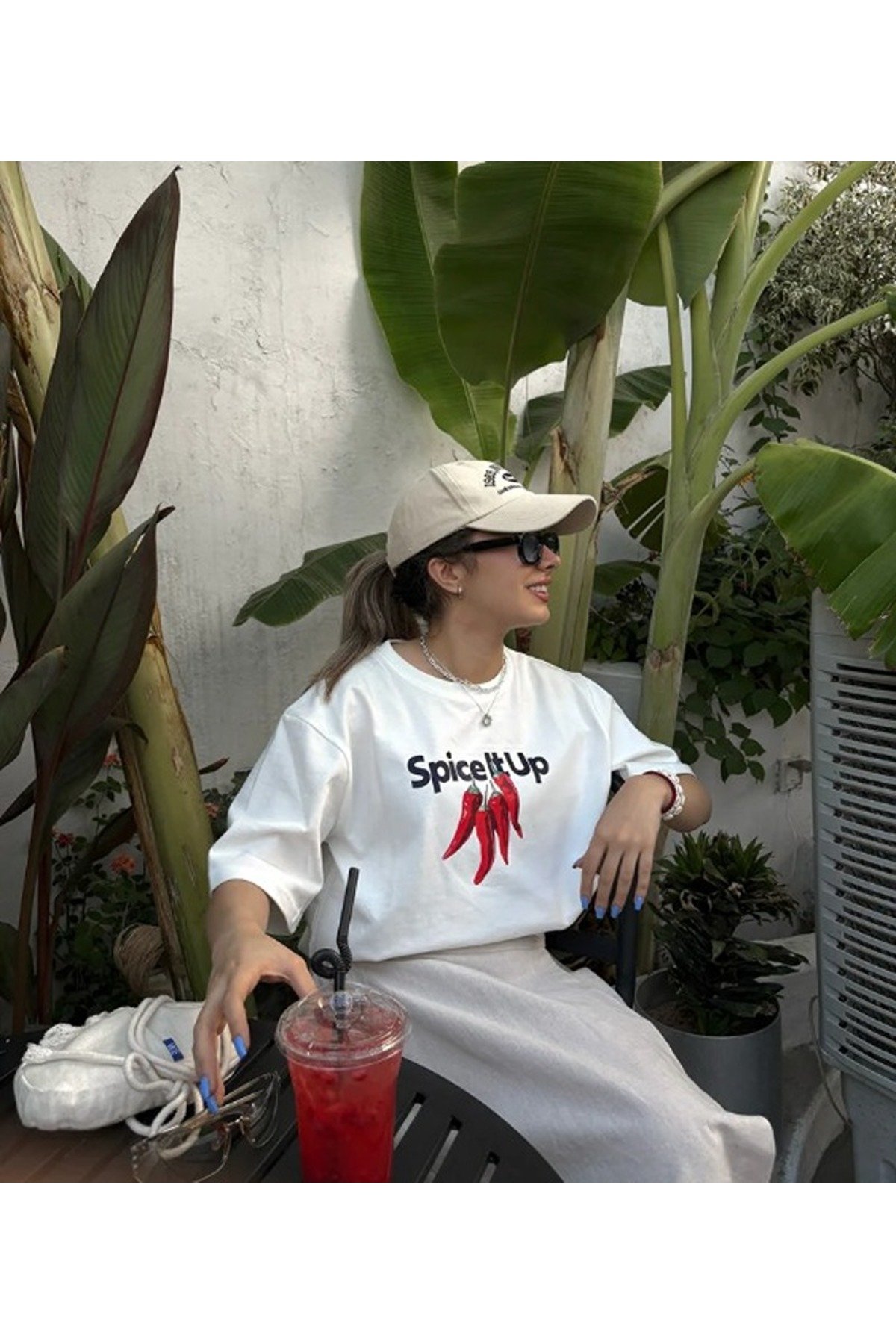 Kadın Oversize Spice It Up Baskılı Tişört – Bisiklet Yaka Günlük Streetwear Tişört
