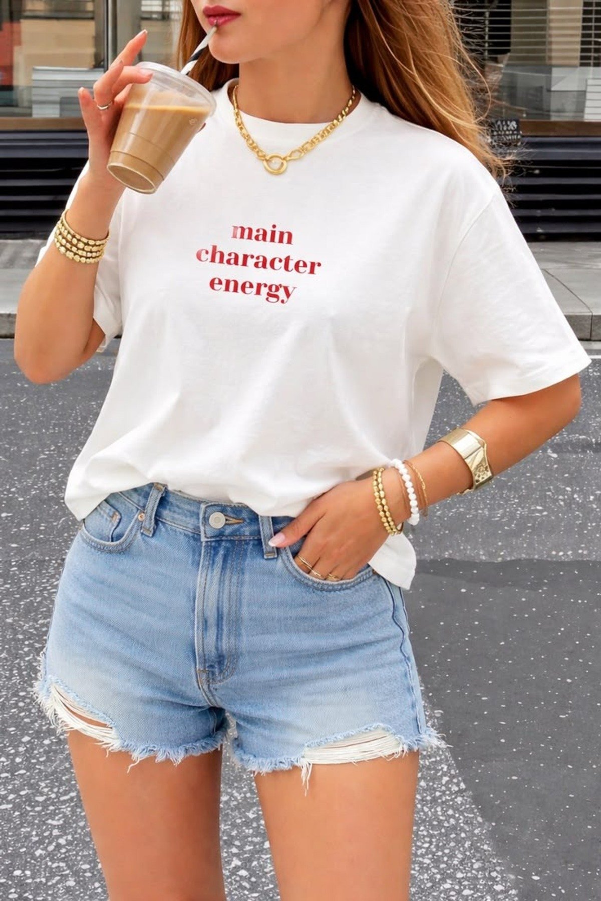 Kadın Oversize Main Character Energy Baskılı Tişört – Beyaz, Bisiklet Yaka, Kısa Kollu